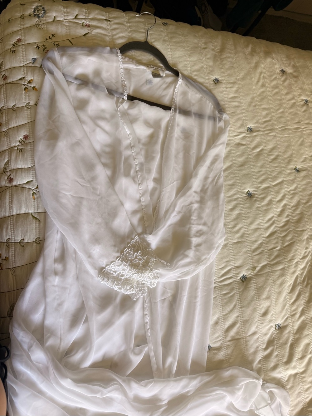 Flora Nikrooz Sheer White Lace-Trim Robe